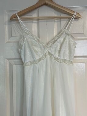 Vintage Gorgeous Rogers Lace Negligee Slip Dress